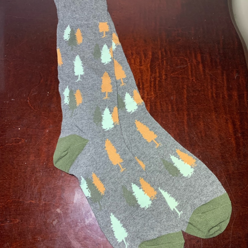 Men’s Gray and Green Tree Socks